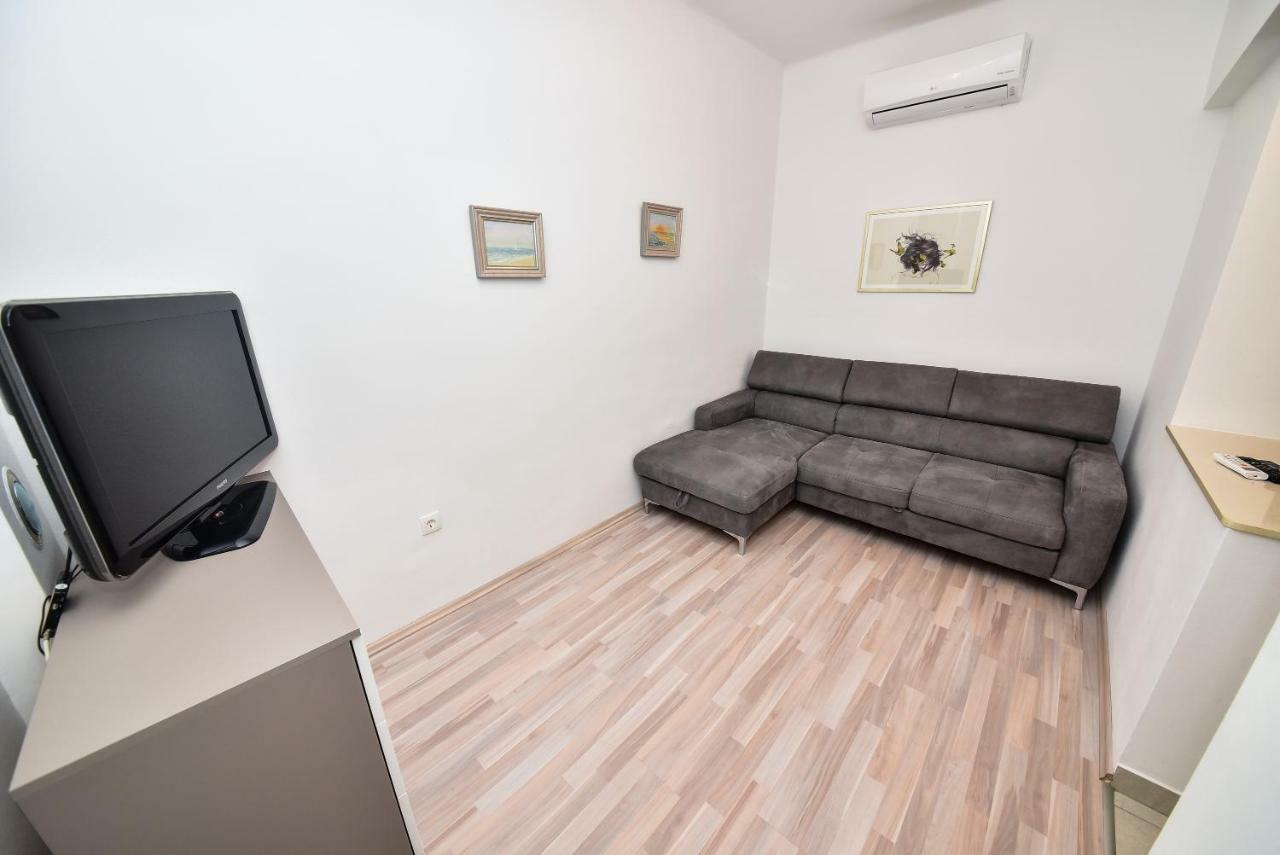 Apartament Benelux *
